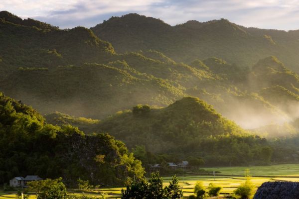 KHÁM PHÁ THUNG LŨNG MAI CHÂU
